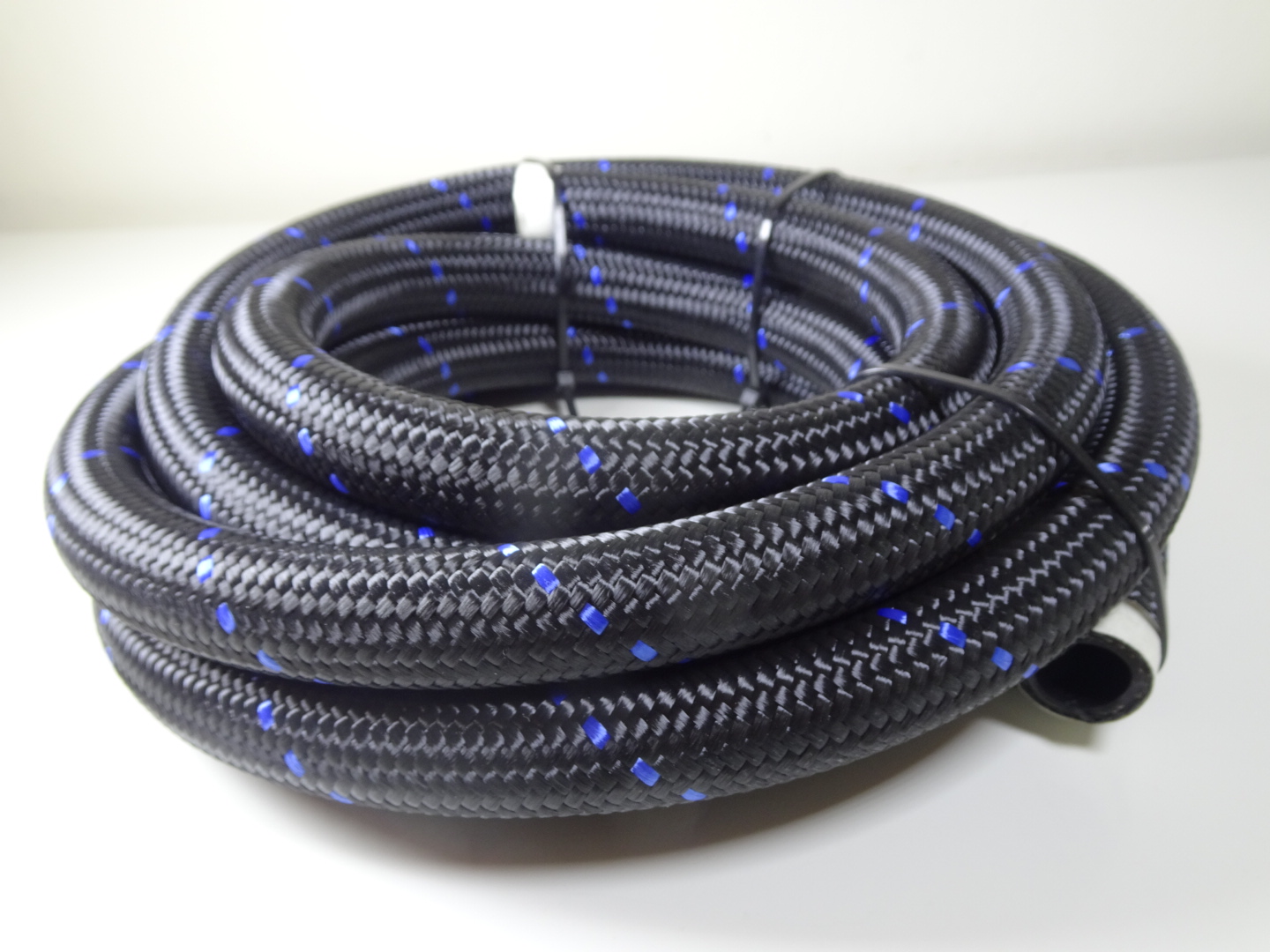 4m AN-10 Nylon-Braided Oil Cooler Hose, Blue Fleck | SKADI - Image 8
