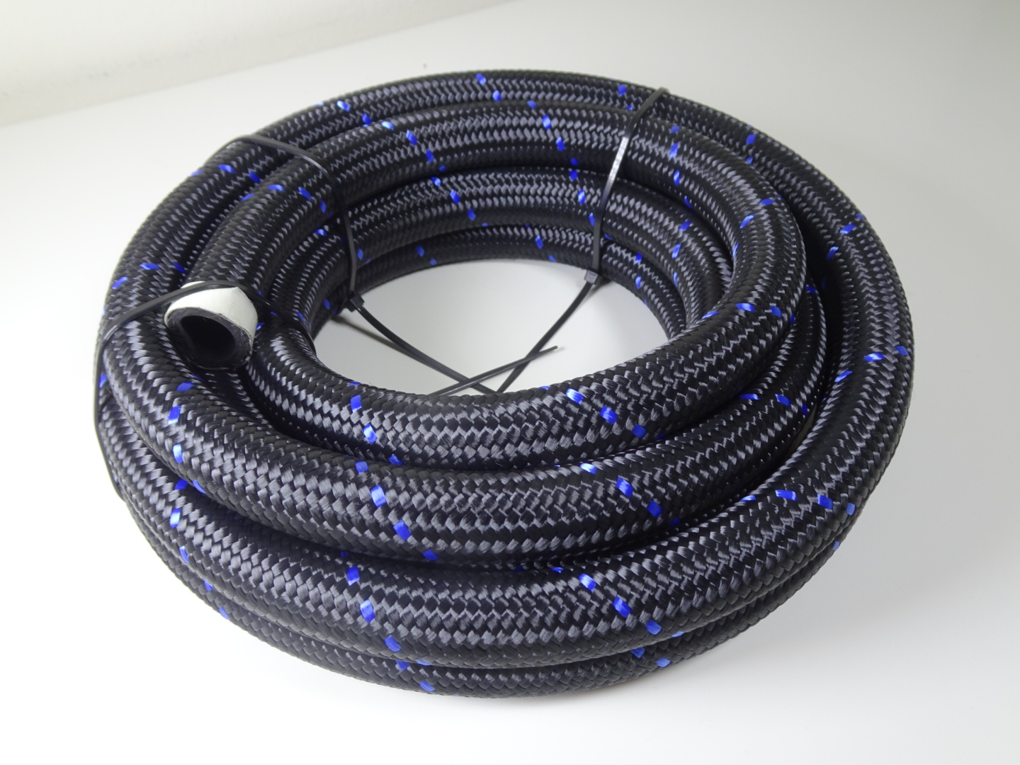 4m AN-10 Nylon-Braided Oil Cooler Hose, Blue Fleck | SKADI - Image 13