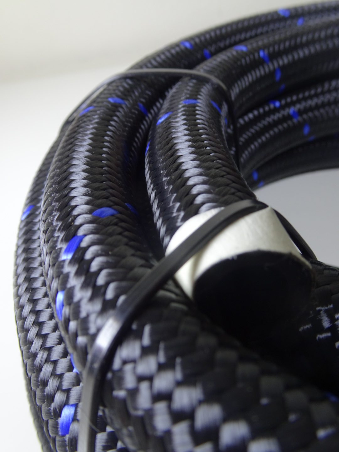 4m AN-10 Nylon-Braided Oil Cooler Hose, Blue Fleck | SKADI - Image 11