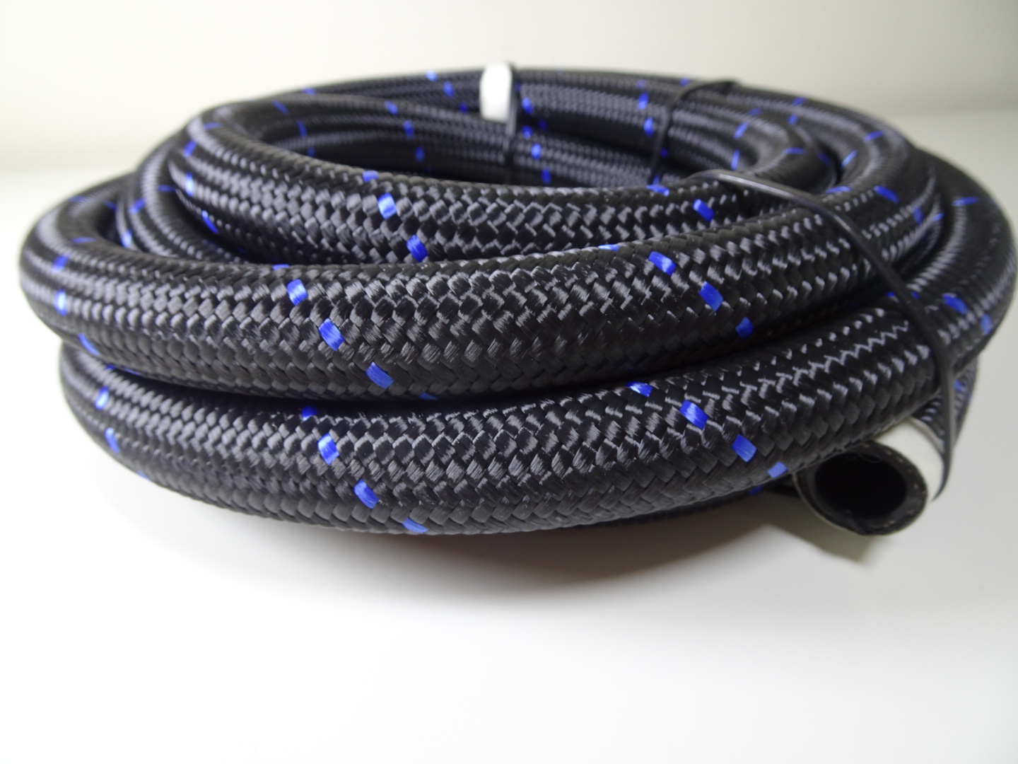 4m AN-10 Nylon-Braided Oil Cooler Hose, Blue Fleck | SKADI - Image 6